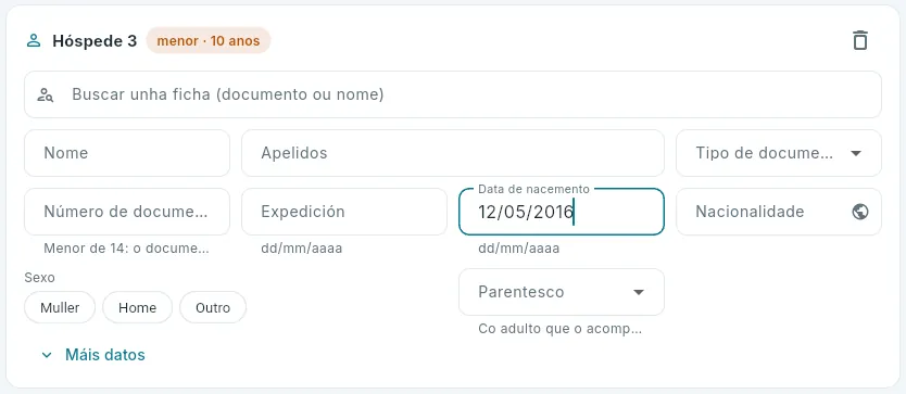 Un menor: coa data de nacemento, o formulario pide o parentesco.