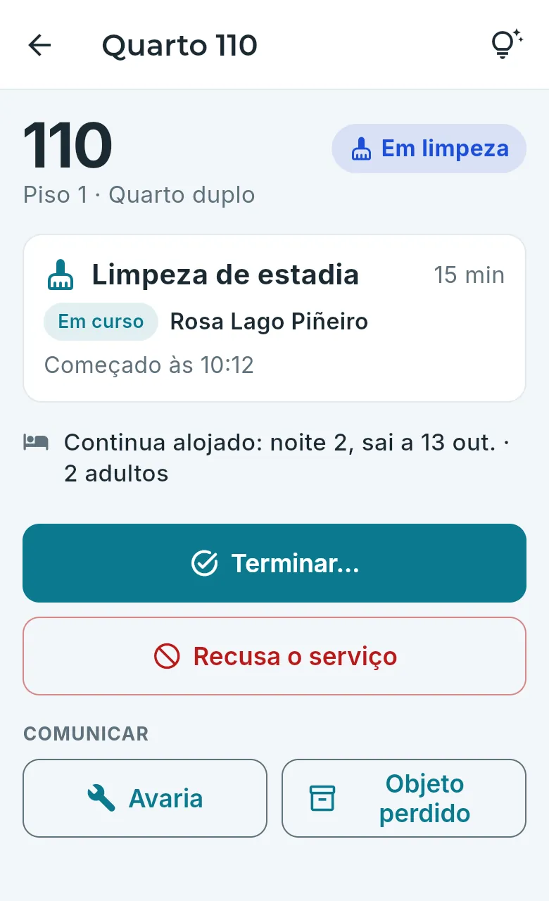 O mesmo ecrã com o quarto em limpeza.
